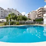 4Br Penthouse W Pool & Parking 500M From The Beach