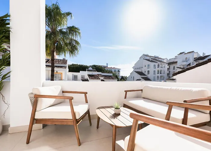 4Br Penthouse W Pool & Parking 500M From The Beach