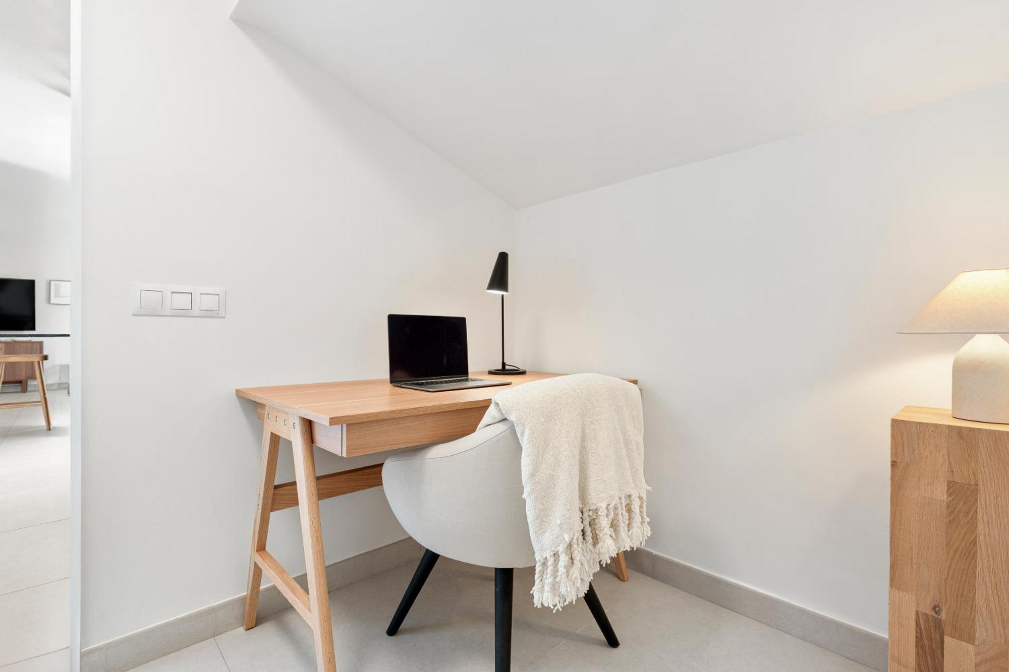 4br Penthouse W Pool & Parking 500m From The Apartment *