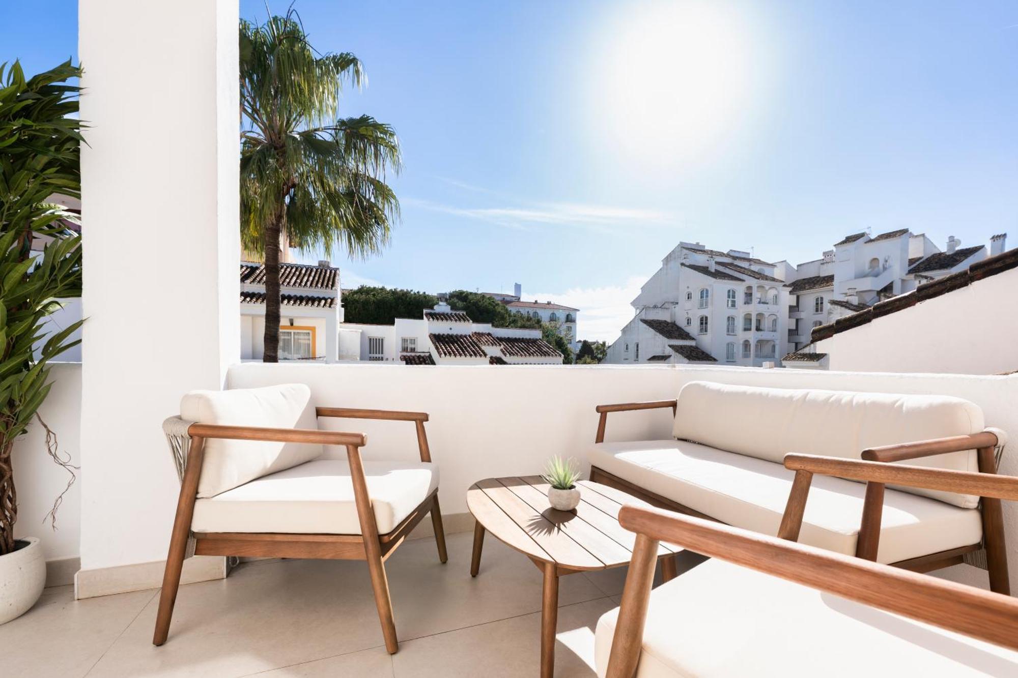 Apartment 4br Penthouse W Pool & Parking 500m From The *